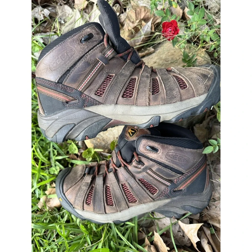 KEEN Womens 9.5 Brown Mid Hiking Boots Waterproof Trail Outdoor Shoes E59